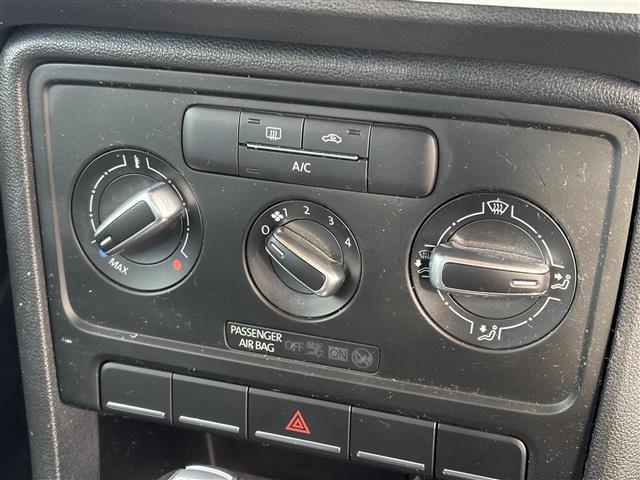 ザ・ビートル デザイン ナビ(CD/DVD/BT/AUX/SD) バックカメラ フルセグテレビ ドライブレコーダー ETC クルーズコントロール MTモード付AT オートライト スマートキー プッシュスタートボタン(16枚目)