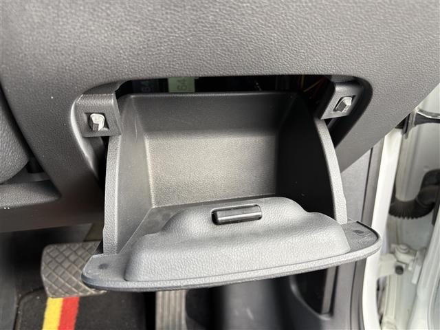 ザ・ビートル デザイン ナビ(CD/DVD/BT/AUX/SD) バックカメラ フルセグテレビ ドライブレコーダー ETC クルーズコントロール MTモード付AT オートライト スマートキー プッシュスタートボタン(17枚目)