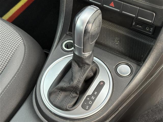 ザ・ビートル デザイン ナビ(CD/DVD/BT/AUX/SD) バックカメラ フルセグテレビ ドライブレコーダー ETC クルーズコントロール MTモード付AT オートライト スマートキー プッシュスタートボタン(19枚目)