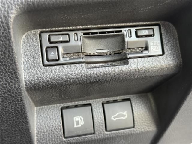 クラウンクロスオーバー Ｇアドバンスド・レザーパッケージ　ナビ　フルセグ　ステリモ　全方位カメラ　ＥＴＣ２．０　セーフティセンス　ＬＫＡ　ＡＣＣ　ＢＳＭ　ＡＢＨ　ＡＨＢ　デジタルミラー　パワーシート　シートヒーター＆クーラー　ＴＶキャンセラー　ＡＣ１００Ｖ（8枚目）