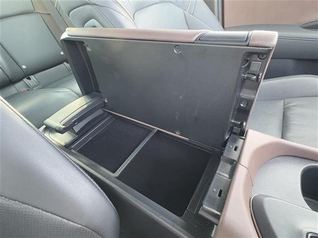 クラウンクロスオーバー Ｇアドバンスド・レザーパッケージ　ナビ　フルセグ　ステリモ　全方位カメラ　ＥＴＣ２．０　セーフティセンス　ＬＫＡ　ＡＣＣ　ＢＳＭ　ＡＢＨ　ＡＨＢ　デジタルミラー　パワーシート　シートヒーター＆クーラー　ＴＶキャンセラー　ＡＣ１００Ｖ（18枚目）