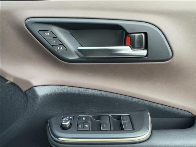 クラウンクロスオーバー Ｇアドバンスド・レザーパッケージ　ナビ　フルセグ　ステリモ　全方位カメラ　ＥＴＣ２．０　セーフティセンス　ＬＫＡ　ＡＣＣ　ＢＳＭ　ＡＢＨ　ＡＨＢ　デジタルミラー　パワーシート　シートヒーター＆クーラー　ＴＶキャンセラー　ＡＣ１００Ｖ（21枚目）