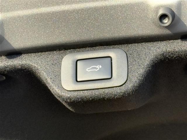 クラウンクロスオーバー Ｇアドバンスド・レザーパッケージ　ナビ　フルセグ　ステリモ　全方位カメラ　ＥＴＣ２．０　セーフティセンス　ＬＫＡ　ＡＣＣ　ＢＳＭ　ＡＢＨ　ＡＨＢ　デジタルミラー　パワーシート　シートヒーター＆クーラー　ＴＶキャンセラー　ＡＣ１００Ｖ（23枚目）