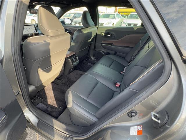 クラウンクロスオーバー Ｇアドバンスド・レザーパッケージ　ナビ　フルセグ　ステリモ　全方位カメラ　ＥＴＣ２．０　セーフティセンス　ＬＫＡ　ＡＣＣ　ＢＳＭ　ＡＢＨ　ＡＨＢ　デジタルミラー　パワーシート　シートヒーター＆クーラー　ＴＶキャンセラー　ＡＣ１００Ｖ（30枚目）