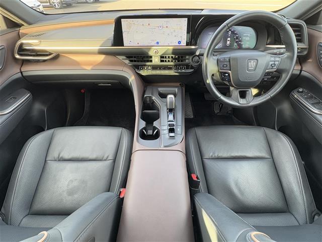 クラウンクロスオーバー Ｇアドバンスド・レザーパッケージ　ナビ　フルセグ　ステリモ　全方位カメラ　ＥＴＣ２．０　セーフティセンス　ＬＫＡ　ＡＣＣ　ＢＳＭ　ＡＢＨ　ＡＨＢ　デジタルミラー　パワーシート　シートヒーター＆クーラー　ＴＶキャンセラー　ＡＣ１００Ｖ（42枚目）