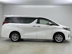安心の全車保証付き！（※部分保証、国産車は納車後３ヶ月、輸入車は納車後１ヶ月の保証期間となります）。その他長期保証（有償）もご用意しております！※長期保証を付帯できる車両には条件がございます。 6
