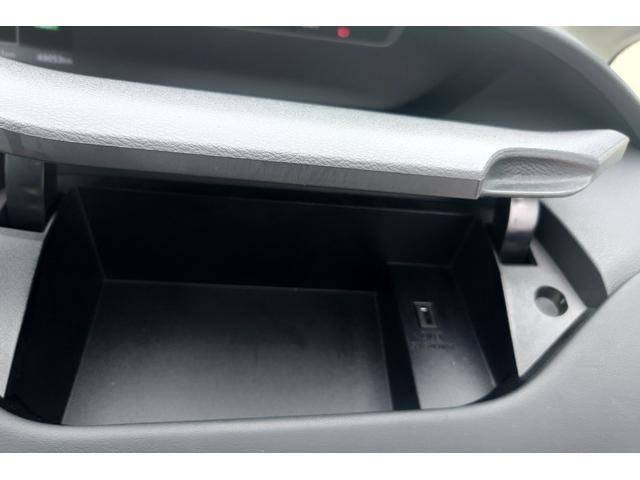 セレナ ハイウェイスター Vセレクション 純正9インチナビ フルセグ リアルーフモニター ETC ドラレコ アラウンドビュー 両側電動スライド ハンズフリースライド スマートキー 3列シート 8人乗り LEDライト(43枚目)