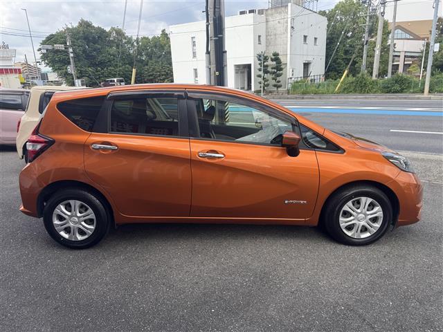ノート e-パワー X 当店買取車/禁煙車/純正ナビ/フルセグTV/ドアミラーウインカー/スマートキー/プッシュスタート/ドラレコ/コナーセンサー/オートライト/メッキドアノブ/ETC/ステアリングスイッチ/eパワー/(7枚目)