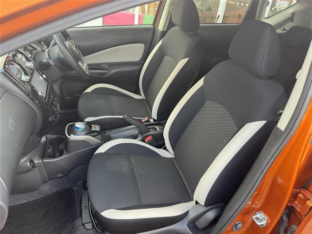 ノート e-パワー X 当店買取車/禁煙車/純正ナビ/フルセグTV/ドアミラーウインカー/スマートキー/プッシュスタート/ドラレコ/コナーセンサー/オートライト/メッキドアノブ/ETC/ステアリングスイッチ/eパワー/(25枚目)