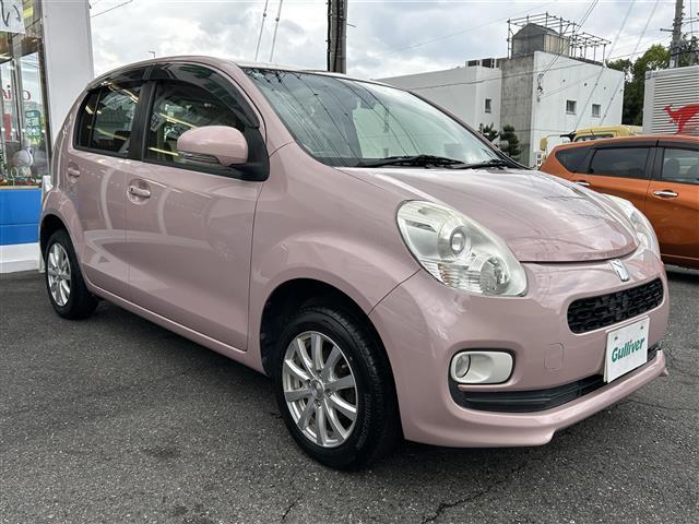 パッソ プラスハナ　当店買取車／禁煙車／純正ナビ／フルセグ／ＢＬＵＥＴＯＯＴＨ／ドライブレコーダー／ナビＴＶ／Ｒカメラ／メモリナビＥＴＣ／地デジ／スマートキー　オートＡＣ／／ベンチシート（4枚目）