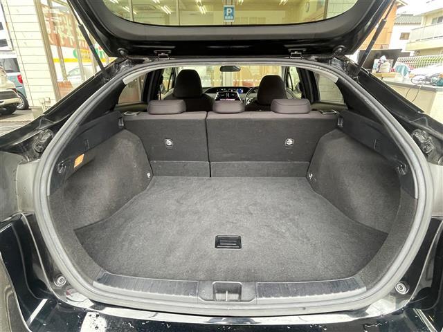 プリウス S 当店買取/社外8インチナビ/バックカメラ/PCS/LDA/クルーズコントロール/Bluetooth/LEDヘッド/AHB/Aライト/CD/DVD/USB/ISOFIX/純正アルミ/ETC(11枚目)