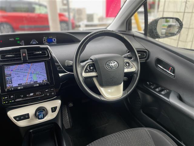 プリウス S 当店買取/社外8インチナビ/バックカメラ/PCS/LDA/クルーズコントロール/Bluetooth/LEDヘッド/AHB/Aライト/CD/DVD/USB/ISOFIX/純正アルミ/ETC(17枚目)