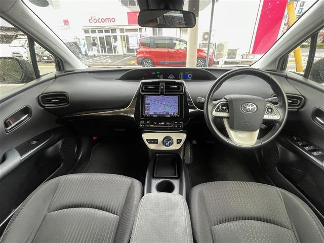 プリウス S 当店買取/社外8インチナビ/バックカメラ/PCS/LDA/クルーズコントロール/Bluetooth/LEDヘッド/AHB/Aライト/CD/DVD/USB/ISOFIX/純正アルミ/ETC(18枚目)