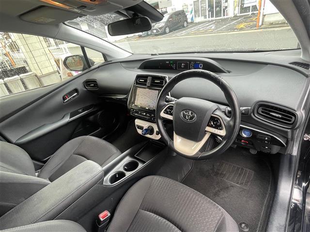 プリウス S 当店買取/社外8インチナビ/バックカメラ/PCS/LDA/クルーズコントロール/Bluetooth/LEDヘッド/AHB/Aライト/CD/DVD/USB/ISOFIX/純正アルミ/ETC(35枚目)
