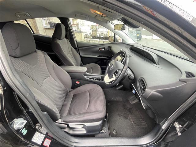 プリウス S 当店買取/社外8インチナビ/バックカメラ/PCS/LDA/クルーズコントロール/Bluetooth/LEDヘッド/AHB/Aライト/CD/DVD/USB/ISOFIX/純正アルミ/ETC(36枚目)