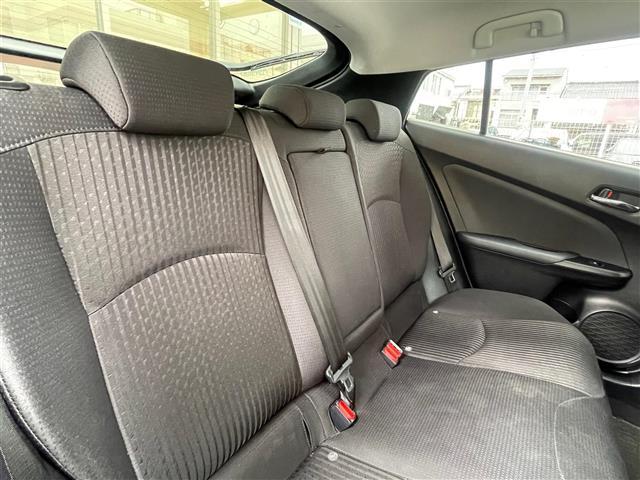 プリウス S 当店買取/社外8インチナビ/バックカメラ/PCS/LDA/クルーズコントロール/Bluetooth/LEDヘッド/AHB/Aライト/CD/DVD/USB/ISOFIX/純正アルミ/ETC(38枚目)