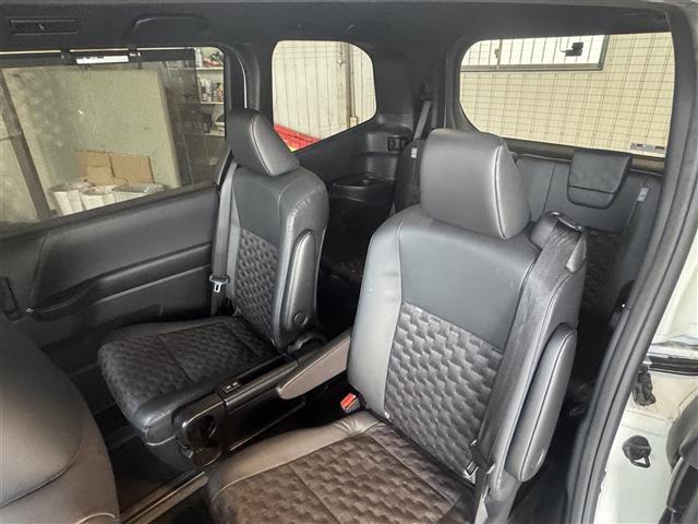 ヴォクシー ハイブリッドS-Z クリアランスソナ レーダクルーズ 2.0ETC シートH オートLED インテリキー 地デジTV 1オナ フルオートエアコン リアカメラ エアバッグ ABS ナビTV キーレス PS LEDランプ(30枚目)