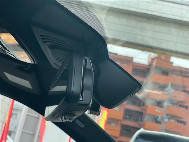 ３シリーズ ３２０ｉツーリング　Ｍスポーツ　当店買取／禁煙／３６０度カメラ／純正Ｍナビ／インテリセーフティ／ＡＣＣ／ＢＳＭ／アルカンターラコンビハーフレザー／置くだけ充電／ハンズフリーＰゲート／ＬＥＤヘッド／Ａライト／ＡＨＢ／Ｐアシストプラス（17枚目）