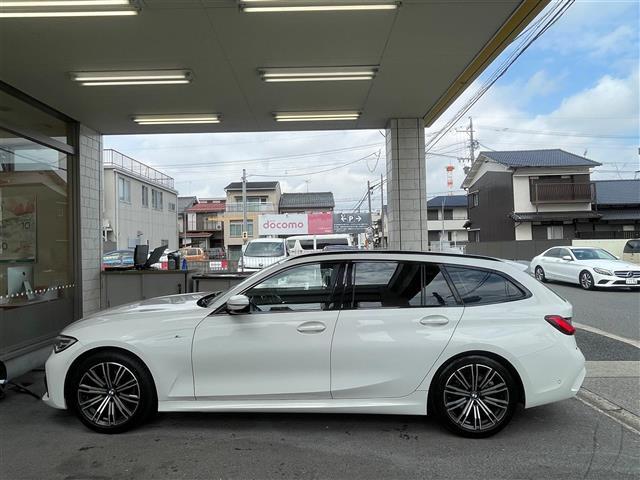 ３シリーズ ３２０ｉツーリング　Ｍスポーツ　当店買取／禁煙／３６０度カメラ／純正Ｍナビ／インテリセーフティ／ＡＣＣ／ＢＳＭ／アルカンターラコンビハーフレザー／置くだけ充電／ハンズフリーＰゲート／ＬＥＤヘッド／Ａライト／ＡＨＢ／Ｐアシストプラス（18枚目）