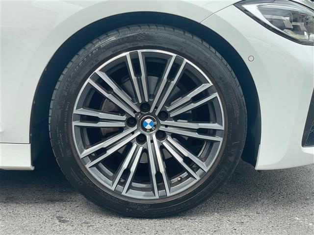 ３シリーズ ３２０ｉツーリング　Ｍスポーツ　当店買取／禁煙／３６０度カメラ／純正Ｍナビ／インテリセーフティ／ＡＣＣ／ＢＳＭ／アルカンターラコンビハーフレザー／置くだけ充電／ハンズフリーＰゲート／ＬＥＤヘッド／Ａライト／ＡＨＢ／Ｐアシストプラス（27枚目）