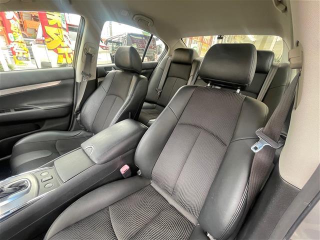 スカイライン 250GT 当店買取/禁煙/純正Mナビ/HDD/CD/DVD/AUX/ Bluetooth/バックカメラ/サイドカメラ/ハーフレザー/パワーシート/純正17AW/HID/Aライト/ETC/ドラレコ/保証書/V6(24枚目)