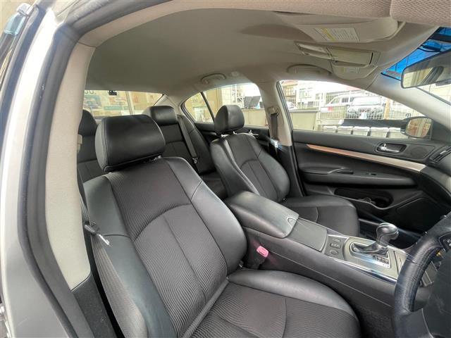 スカイライン 250GT 当店買取/禁煙/純正Mナビ/HDD/CD/DVD/AUX/ Bluetooth/バックカメラ/サイドカメラ/ハーフレザー/パワーシート/純正17AW/HID/Aライト/ETC/ドラレコ/保証書/V6(28枚目)