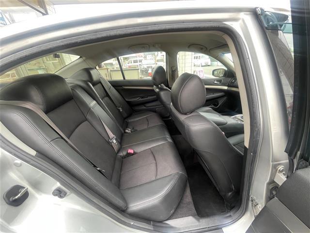 スカイライン 250GT 当店買取/禁煙/純正Mナビ/HDD/CD/DVD/AUX/ Bluetooth/バックカメラ/サイドカメラ/ハーフレザー/パワーシート/純正17AW/HID/Aライト/ETC/ドラレコ/保証書/V6(31枚目)