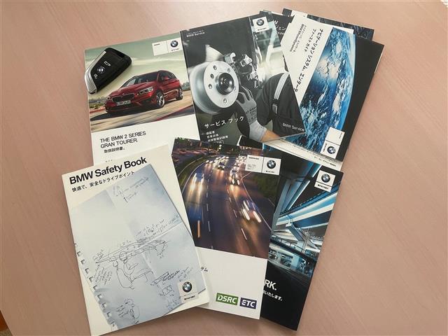 2シリーズ 218dグランツアラー ラグジュアリー 当店買取/禁煙/7人乗/黒革/アドバンスドアクティブセーフティ/ACC/ハンズフリーPゲート/シートヒーター/LEDヘッド/Aライト/ミラー一体型ETC/TRC/バックカメラ/純正17AW(3枚目)