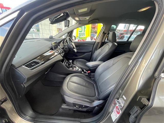 2シリーズ 218dグランツアラー ラグジュアリー 当店買取/禁煙/7人乗/黒革/アドバンスドアクティブセーフティ/ACC/ハンズフリーPゲート/シートヒーター/LEDヘッド/Aライト/ミラー一体型ETC/TRC/バックカメラ/純正17AW(19枚目)