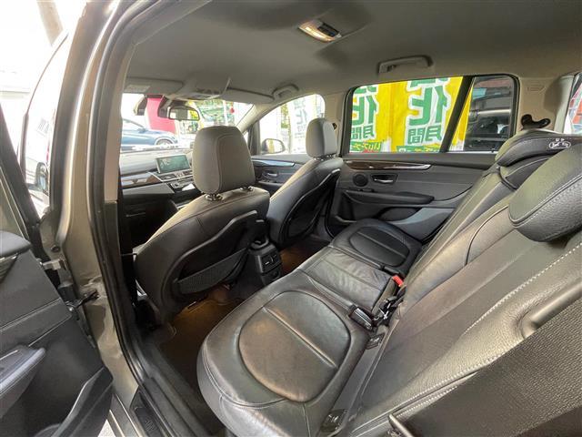 2シリーズ 218dグランツアラー ラグジュアリー 当店買取/禁煙/7人乗/黒革/アドバンスドアクティブセーフティ/ACC/ハンズフリーPゲート/シートヒーター/LEDヘッド/Aライト/ミラー一体型ETC/TRC/バックカメラ/純正17AW(20枚目)