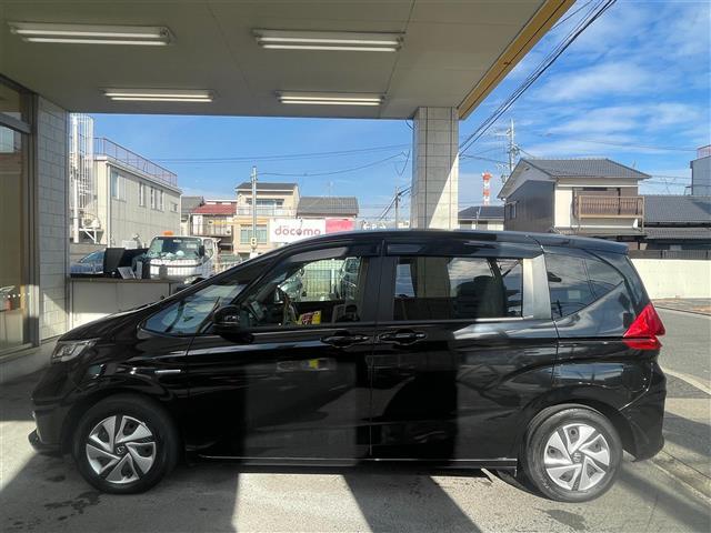 フリードハイブリッド ハイブリッド・Ｇホンダセンシング　当店買取／１オナ／禁煙／６人乗／純正９インチプレミアムインタナビ／純正リヤモニター／ホンダセンシング／シートヒーター／ビルトインＥＴＣ／ＬＥＤヘッド／ＩＳＯＦＩＸ／両側Ｐスライドドア／スペアキー（15枚目）