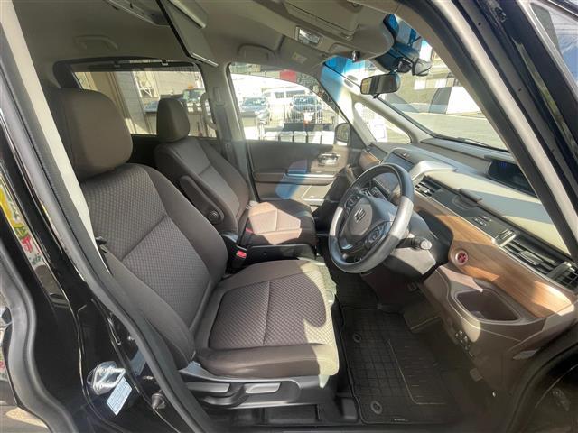 フリードハイブリッド ハイブリッド・Ｇホンダセンシング　当店買取／１オナ／禁煙／６人乗／純正９インチプレミアムインタナビ／純正リヤモニター／ホンダセンシング／シートヒーター／ビルトインＥＴＣ／ＬＥＤヘッド／ＩＳＯＦＩＸ／両側Ｐスライドドア／スペアキー（31枚目）