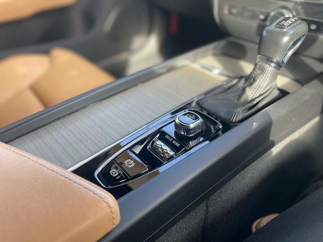 V60 T5 インスクリプション 当店買取/禁煙/インテリセーフティ/360度カメラ/BLIS/パイロットA/ACC/LKA/茶革シート/Pシートマッサージ機能付/LEDヘッド/AHB/シートH/シートベンチレーター/Sキー/保証書(41枚目)