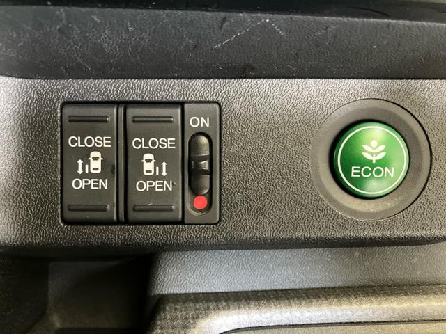 ステップワゴンスパーダ スパーダ　ワンオーナー　ホンダメモリーナビ　ＶＸＭ１７４ＶＦＩ　フルセグＴＶＢｌｕｅｔｏｏｔｈ　ＣＤ／ＤＶＤ　リアカメラ　ＥＴＣ　アルミホイール　スマートキー　横滑り防止　１オーナ　スマキー　ナビ＆ＴＶ　ＰＳ（17枚目）