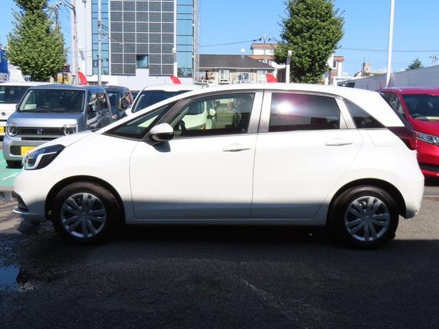 フィット e:HEVホーム レンタアップカー 9インチプレミアムインターナビ リアカメラ ETC2.0 HondaCONNNECT フロントドライブレコーダー パーキングセンサー HondaSENSING 禁煙車 スマートキー(8枚目)