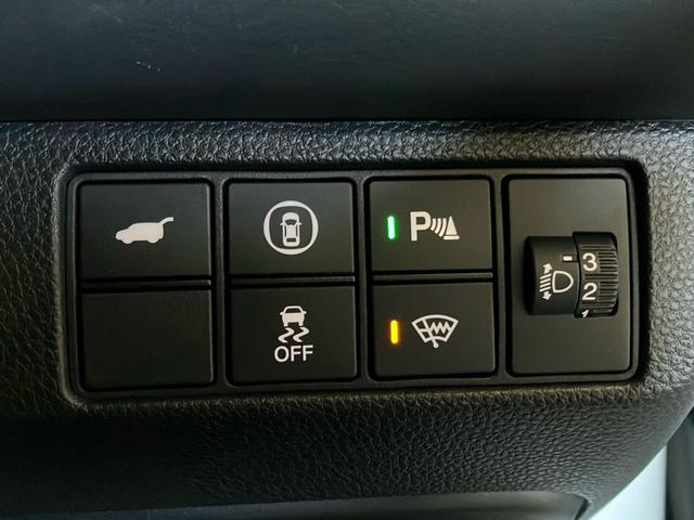 ヴェゼル e:HEVPLaY コネクトディスプレイナビ リアカメラ ブラインドスポットインフォーメーション パノラマルーフ パワーテールゲート ETC2.0 前後ドライブレコーダー パーキングセンサー パドルシフト LEDライト(4枚目)