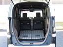 後部座席を前方に倒せば、広い荷室としてご利用いただけます！