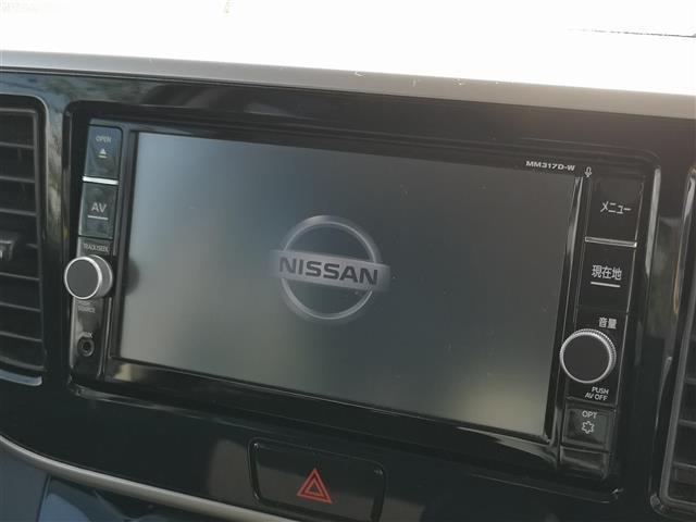 デイズルークス ハイウェイスター Xターボ 純正ナビ TV ラジオ BT SD DISC AUX フリップダウンモニター 全方位カメラ アイドリングストップ 片側パワスラ オートライト オートハイビーム LEDライト 横滑り防止装置 ターボ車(4枚目)