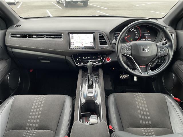ヴェゼル ＲＳ・ホンダセンシング　純正ＳＤナビ（Ｂｌｕｅｔｏｏｔｈ，ＣＤ，バックカメラ，フルセグＴＶ）　アダプティブクルーズコントロール　ホンダセンシング　横滑り防止装置　衝突被害軽減システム　レーンキープアシスト　ＬＥＤオートライト（2枚目）