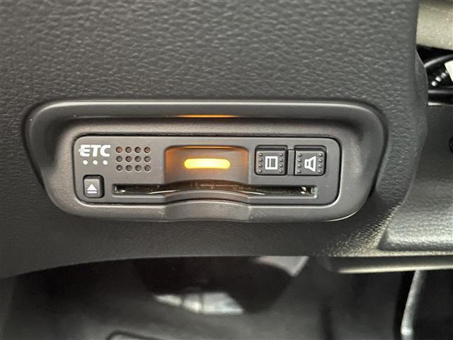 ヴェゼル ＲＳ・ホンダセンシング　純正ＳＤナビ（Ｂｌｕｅｔｏｏｔｈ，ＣＤ，バックカメラ，フルセグＴＶ）　アダプティブクルーズコントロール　ホンダセンシング　横滑り防止装置　衝突被害軽減システム　レーンキープアシスト　ＬＥＤオートライト（8枚目）