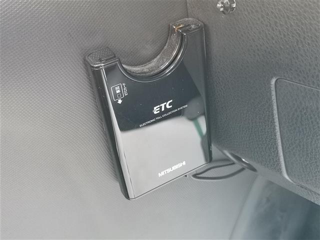 エスクァイア Gi アルパインナビ TV CD DVD SD ラジオ USB BT HDMI アルパイン製フリップダウンモニター クルコン ETC Bカメラ シートヒーター MTモード付AT 両側パワスラ 後席AAC(10枚目)