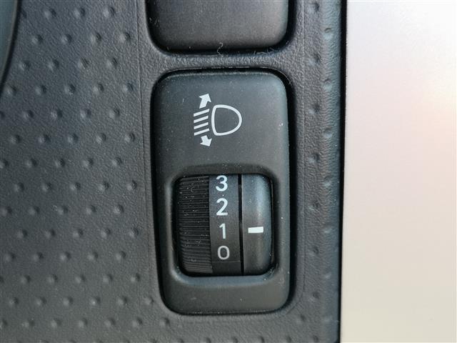 FJクルーザー ブラックカラーパッケージ 純正ナビ AM FM CD DVD SD TV DS BT クルコン Bカメラ 後方コーナーセンサー ステリモ 背面タイヤ積み込み LEDライト 手動サイドミラー フェンダーミラー 純正フロアマット(13枚目)