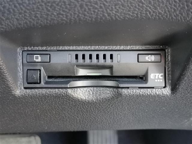 プリウス Aプレミアム 純正ナビ ラジオ DISC TV SD BT パーキングアシスト 100V電源 BSM HUD パワーシート シートヒーター エアシート レーダークルコン ETC Bカメラ 前後ドラレコ ステリモ(12枚目)