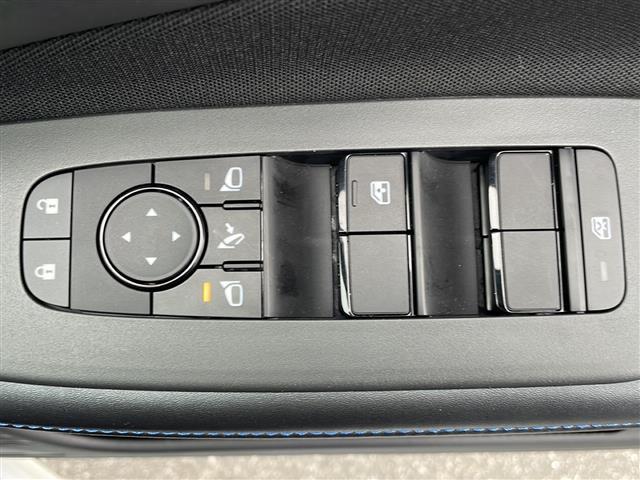 ノート オーテック　純正ＳＤナビ　Ｂｌｕｅｔｏｏｔｈ　フルセグＴＶ　バックカメラ　ＬＥＤオートライト　オートマチックハイビーム　サイドエアバッグ　スマートキー冷房ＡＡＣ　ＵＳＢ入力端子　レザーシート　純正エアロ（10枚目）