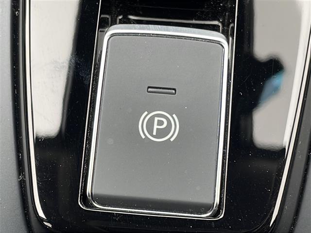 ノート オーテック　純正ＳＤナビ　Ｂｌｕｅｔｏｏｔｈ　フルセグＴＶ　バックカメラ　ＬＥＤオートライト　オートマチックハイビーム　サイドエアバッグ　スマートキー冷房ＡＡＣ　ＵＳＢ入力端子　レザーシート　純正エアロ（11枚目）