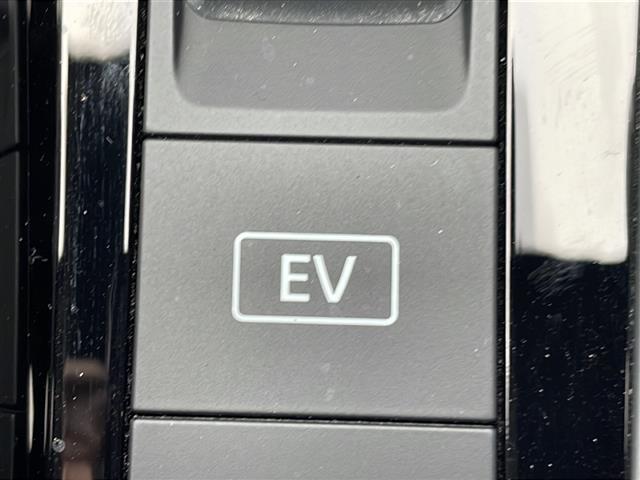 ノート オーテック　純正ＳＤナビ　Ｂｌｕｅｔｏｏｔｈ　フルセグＴＶ　バックカメラ　ＬＥＤオートライト　オートマチックハイビーム　サイドエアバッグ　スマートキー冷房ＡＡＣ　ＵＳＢ入力端子　レザーシート　純正エアロ（13枚目）