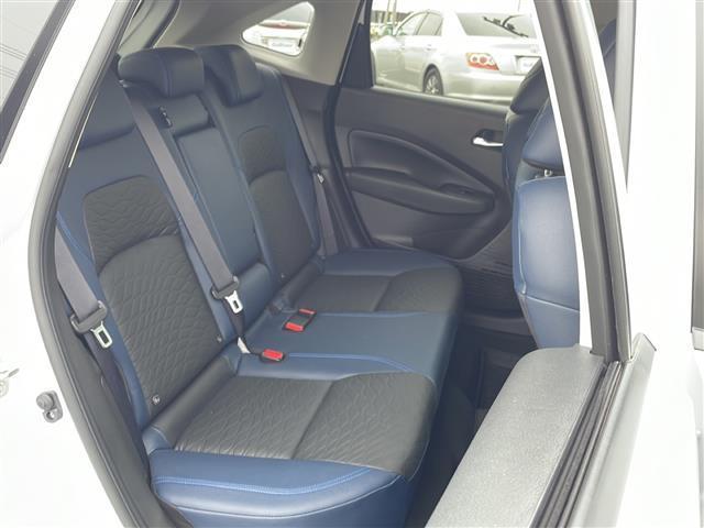 ノート オーテック　純正ＳＤナビ　Ｂｌｕｅｔｏｏｔｈ　フルセグＴＶ　バックカメラ　ＬＥＤオートライト　オートマチックハイビーム　サイドエアバッグ　スマートキー冷房ＡＡＣ　ＵＳＢ入力端子　レザーシート　純正エアロ（15枚目）