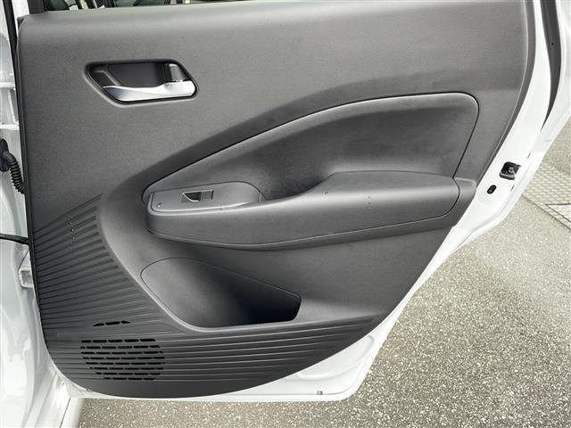 ノート オーテック　純正ＳＤナビ　Ｂｌｕｅｔｏｏｔｈ　フルセグＴＶ　バックカメラ　ＬＥＤオートライト　オートマチックハイビーム　サイドエアバッグ　スマートキー冷房ＡＡＣ　ＵＳＢ入力端子　レザーシート　純正エアロ（39枚目）