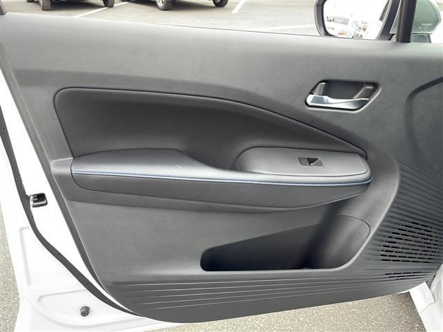 ノート オーテック　純正ＳＤナビ　Ｂｌｕｅｔｏｏｔｈ　フルセグＴＶ　バックカメラ　ＬＥＤオートライト　オートマチックハイビーム　サイドエアバッグ　スマートキー冷房ＡＡＣ　ＵＳＢ入力端子　レザーシート　純正エアロ（40枚目）