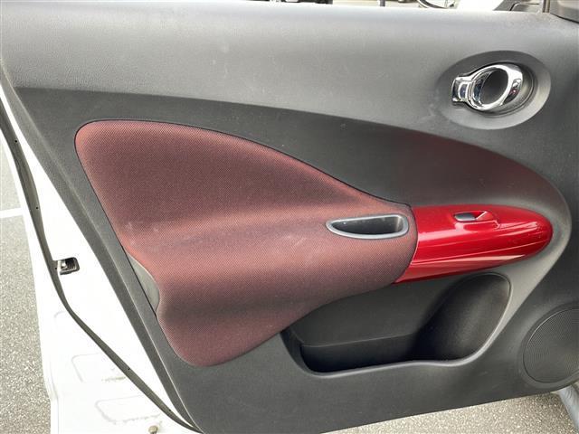 ジューク １５ＲＸ　☆純正ＳＤナビ　ＣＤ　ＤＶＤ　バックカメラ　フルセグＴＶ　ＨＩＤオートライト　スマートキー　ＵＳＢ入力端子　ＥＴＣ　ドライブレコーダー　１７インチ純正アルミホイール（40枚目）